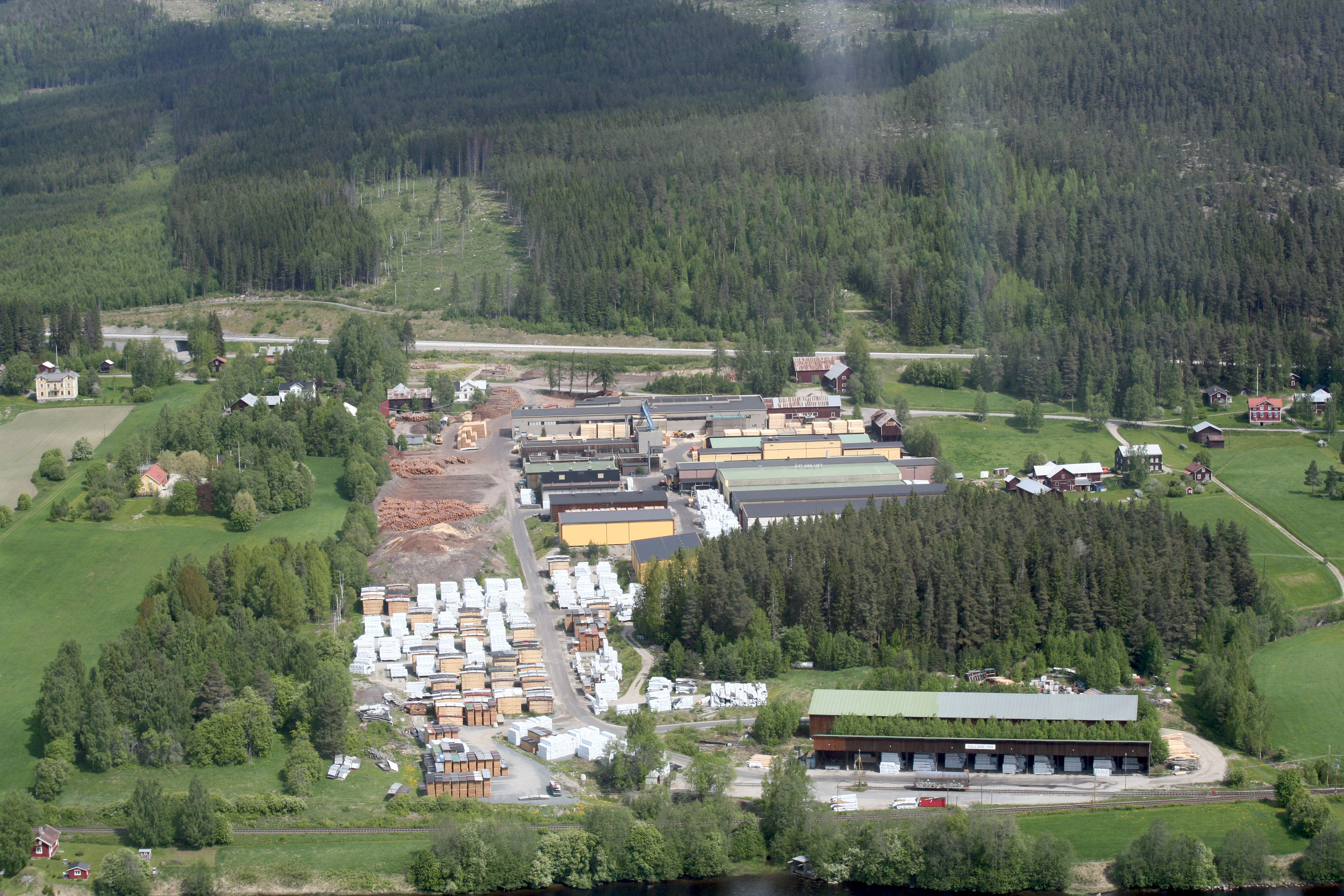 <p class='slider-font'><strong></strong><br></p>